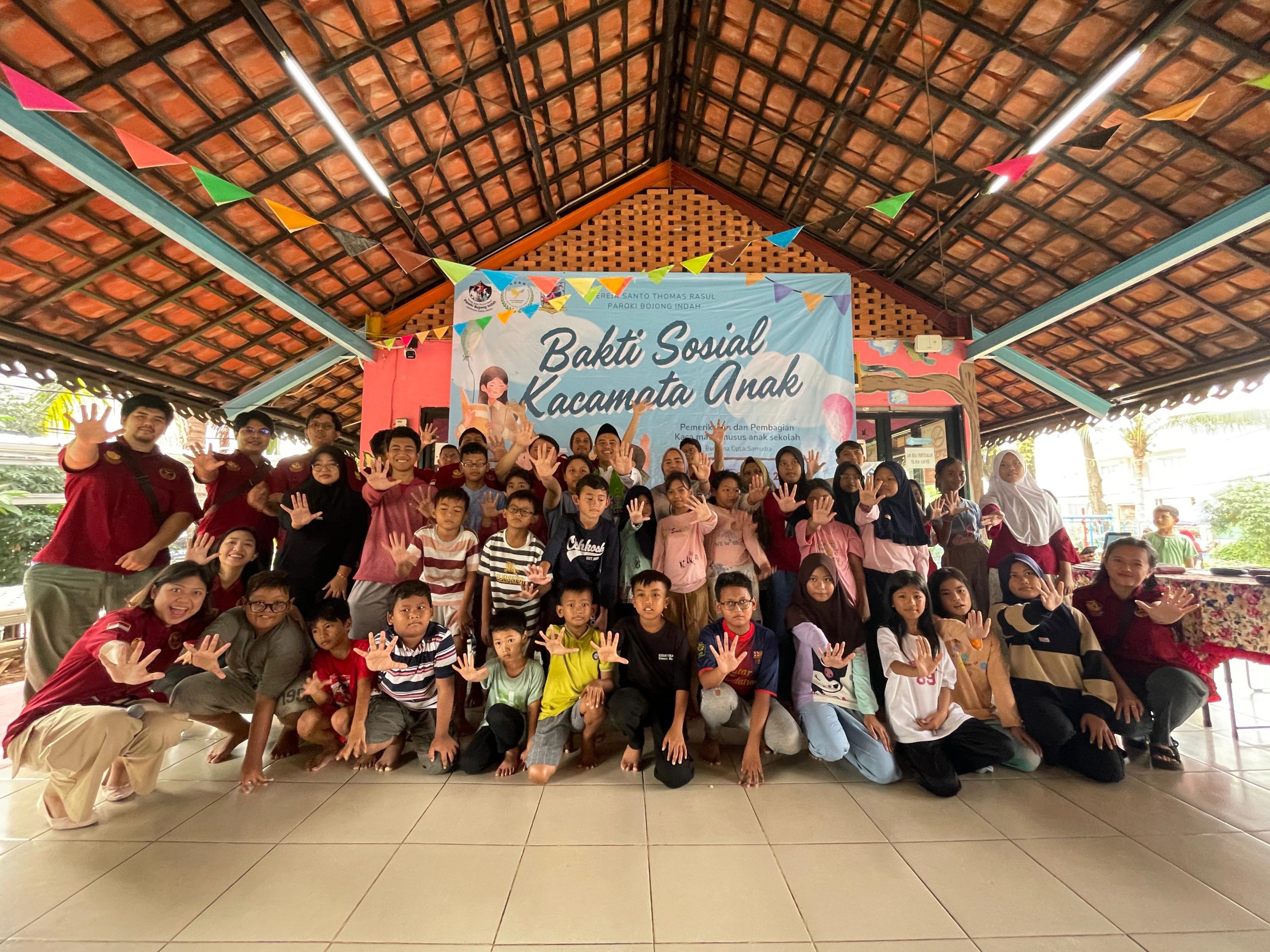 Kelurahan Rawa Buaya Gelar Pemeriksaan Mata dan Pembagian Kacamata Gratis di RPTRA Carina Sayang 2 Kegiatan Bakti Sosial Kacamata Anak di RPTRA Carina Sayang