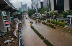 Jalan Rasuna Said Banjir, Rute TransJakarta Koridor 6 Lumpuh Total