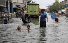 Daftar Titik Banjir Jakarta Meningkat Jadi 12 RT, Ketinggian Air Capai 120 Cm