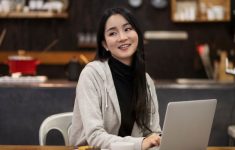 10 Quotes Dunia Kerja Versi Gen Z Paling Relate di 2025, Dijamin Lucu dan Bikin Semangat!
