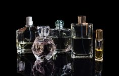 7 Parfum Pria Terbaik yang Wangi dan Tahan Lama