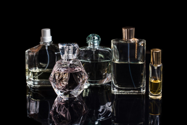 7 Parfum Pria Terbaik yang Wangi dan Tahan Lama