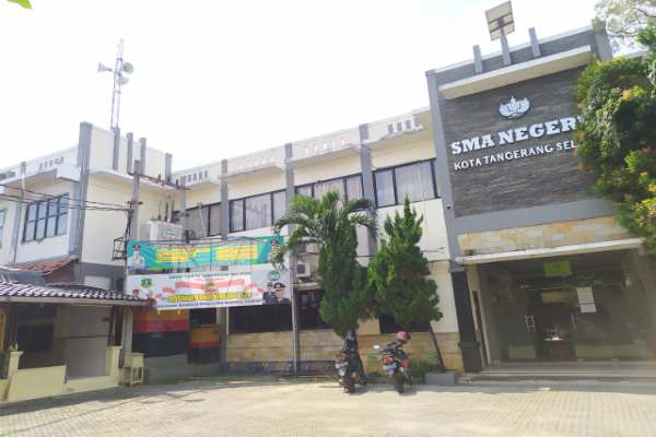 Puluhan Anak Gagal Diterima di SMAN 3 Tangsel Jalur Domisili, Warga Protes