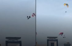Atlet Paralayang Jatuh di Monas Saat Latihan Perayaan HUT Bhayangkara, Begini Kondisinya Sekarang!