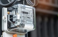 Harga Tarif Listrik Per kWh Agustus 2025