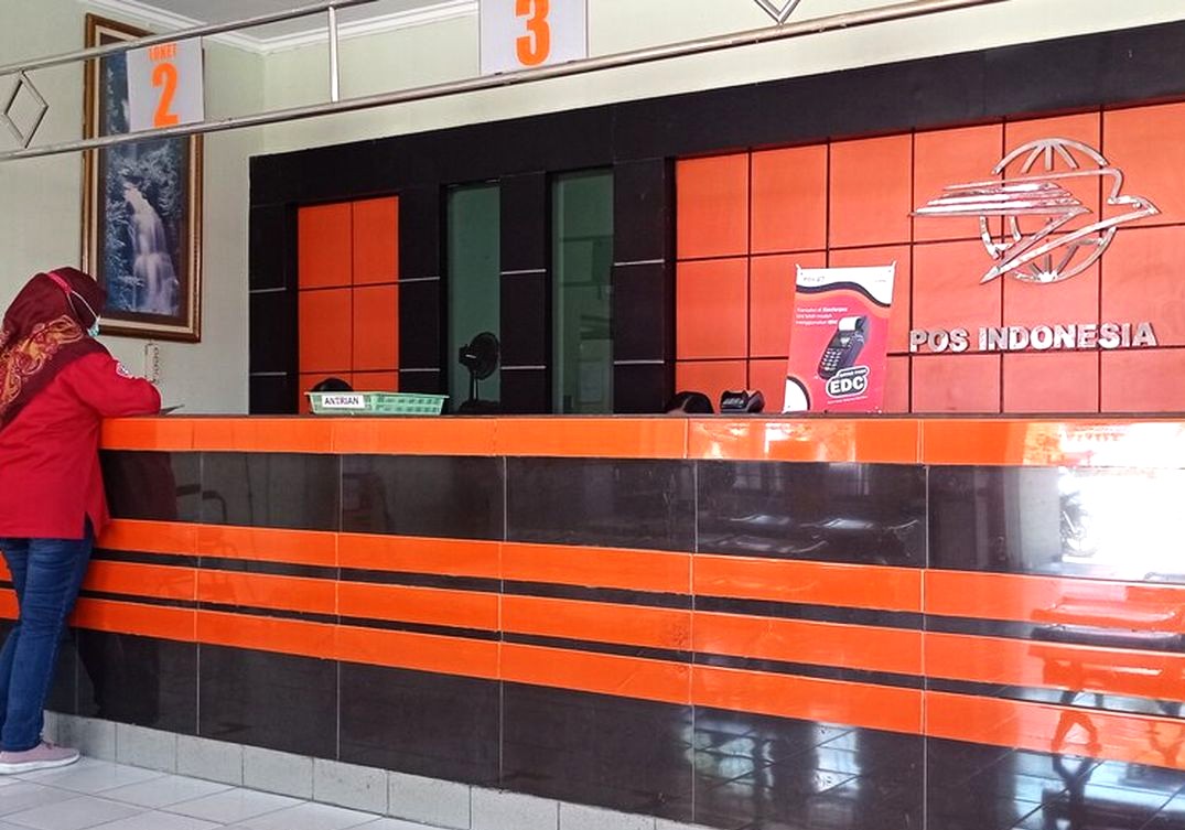Datang ke Kantor Pos Terdekat
