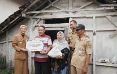 Bansos Program RLTH di Kota Depok
