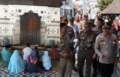 Viral! Aksi Minta Sedekah di Makam Sunan Gunung Jati Cirebon, Diduga Pengunjung Dipaksa Masukkan Uang ke Kotak Amal