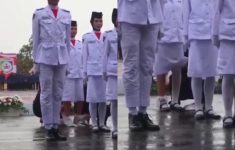 Sigap! Gegara Stocking Paskibraka Morowali Melorot, Panitia Sigap Gunting di Tengah Upacara HUT RI ke-80