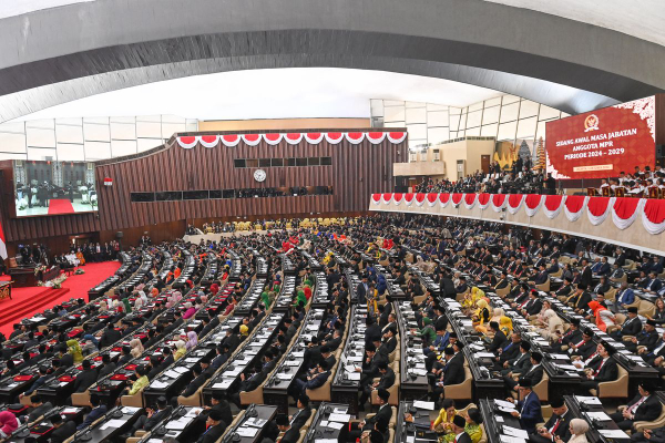 Usulan Anggota Dewan Harus S2 Plus TOEFL Minimal 500 Viral, Ini Kata Pengamat Politik!