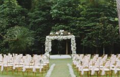 18 Daftar Wedding Venue Outdoor Terbaik di Jakarta: Estetik, Tradisional dan Penuh Kesan Mewah