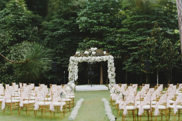 18 Daftar Wedding Venue Outdoor Terbaik di Jakarta: Estetik, Tradisional dan Penuh Kesan Mewah