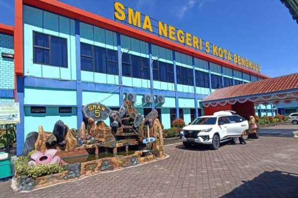 72 siswa SMAN 5 Kota Bengkulu Dikeluarkan Gegara Tak Punya Dapodik, Dugaan Kuat Siswa Titipan hingga Pungli