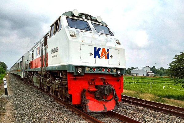 DPR Usulkan Gerbong Merokok di Kereta, Kemenhub Tegas Sebut Aturan KTR Tetap Berlaku