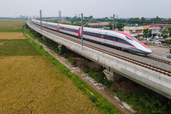 Kereta Cepat Whoosh Rute Tegalluar Summarecon-Halim Tersangkut Benang Layangan, Ini Kronologinya!