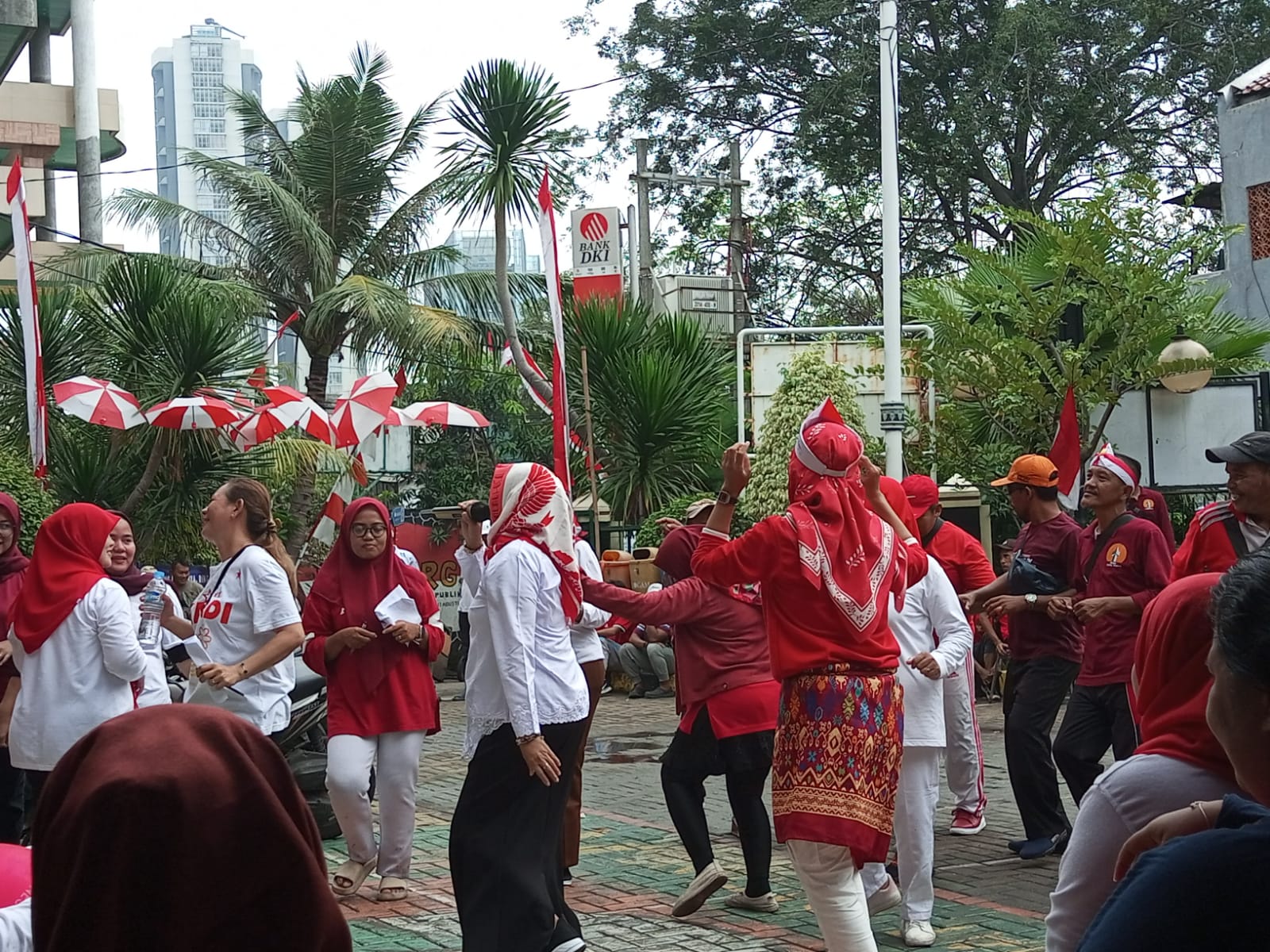 Pesta Rakyat dan Karnaval di Kelurahan Rawa Buaya Meriahkan HUT ke-80 RI