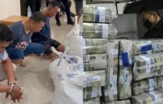 Polisi Amankan Sopir Bank Pelaku Pencurian Rp10 Miliar di Solo, 3 Karung Uang Pecahan Rp100Ribu Jadi Barang Bukti