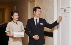 Hore! Pajak Pegawai Hotel hingga Restoran Ditanggung Pemerintah hingga Akhir 2025