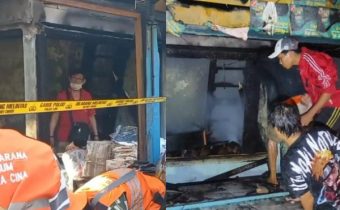 5 Fakta Kebakaran Kios di Jatinegara, Puluhan Petugas Dikerahkan Bersihkan Puing