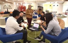 Fenomena Job Hugging yang Kini Meluas di Kalangan Gen Z dan Milenial, Kamu Juga Termasuk?