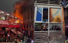 4 Pemuda Bakar Halte Transjakarta di Mampang, Diduga Bawa Bom Molotov