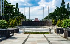 25 Kampus Terbaik di Indonesia Menurut THE WUR 2025