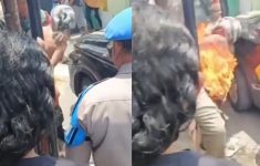 Diduga Massa Bakar Pencuri Motor di Surabaya Gegara Kesal, Polisi Turut Padamkan Api