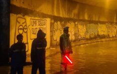 Ditutup Sementara! Jalan Exit Tol JORR Meruya Banjir, Ketinggian Capai 70 Cm