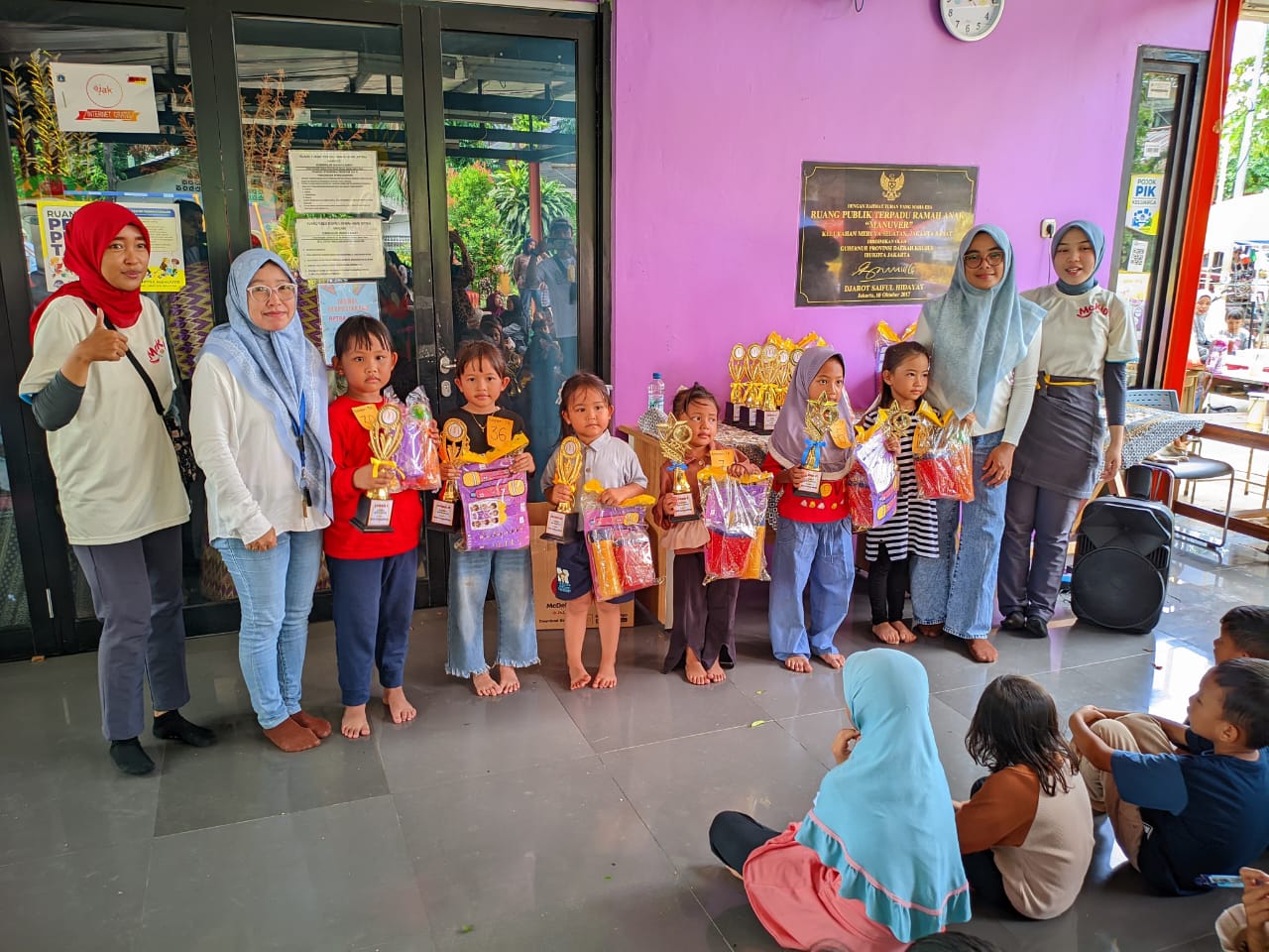 RPTRA Manuver Gelar Lomba Mewarnai Bersama McDonald’s, Anak-Anak Antusias Ikuti Kegiatan 2 WhatsApp Image 2025 10 27 at 13.00.35