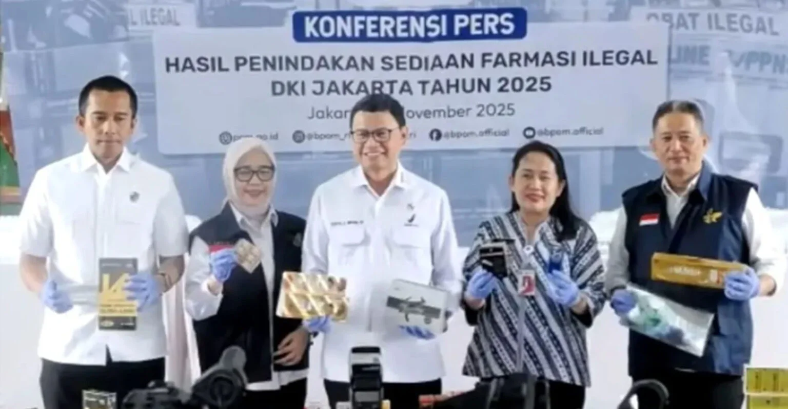 BPOM saat menampilkan obat ilegal (Source: VNN Media)