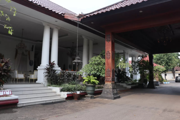 Pria Masuk ke Rumah Dinas Bupati Ponorogo