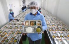 Dampak Pemberian MBG bagi Lansia dan Difabel, Ahli Ingkatkan Bahaya dan Risiko