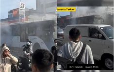 Bus Transjakarta Mengeluarkan Asap Putih di Jatinegara, Penumpang Berhamburan