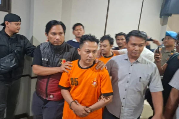 Pembunuhan Sopir Taksi Online di Jagorawi Ditangkap Polisi Saat Semedi di Makam Keramat, Minta Perlindungan Gaib