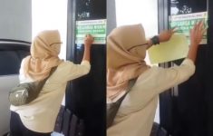Dinkes Tempel Stiker Keluarga Miskin Penerima Bansos di Bogor Viral, Netizen: Punya Mobil, Tak Punya Malu