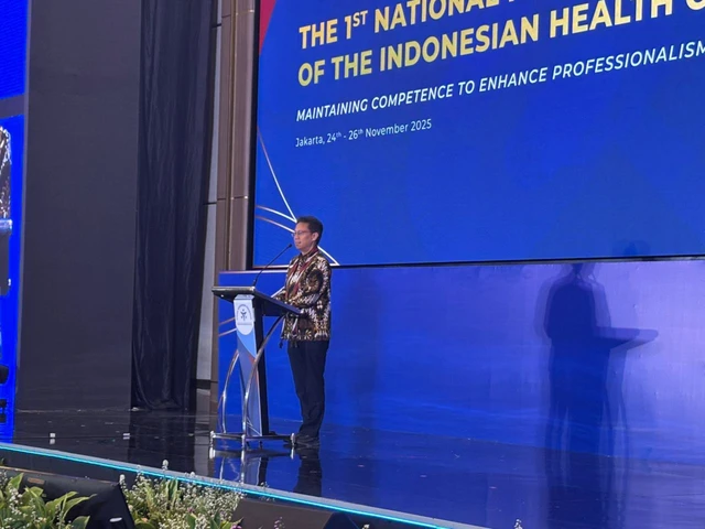 Menteri Kesehatan Budi G. Sadikin saat di The Grand Platinum Hotel, Jakarta. (Source: Kumparan)