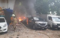Mobil meledak di Karang Anyar, Sawah Besar, Jakarta Pusat (Source: Detik)