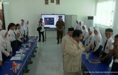 Presiden Prabowo Subianto di SMPN 4 Bekasi (Source: Youtube Sekretariat Presiden)