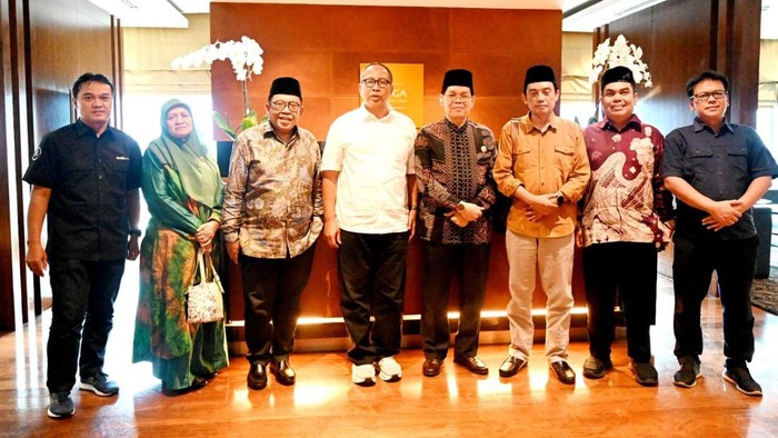 Sekjen MUI Buya Amirsyah Tambunan dan jajarannya (Source: MUI)