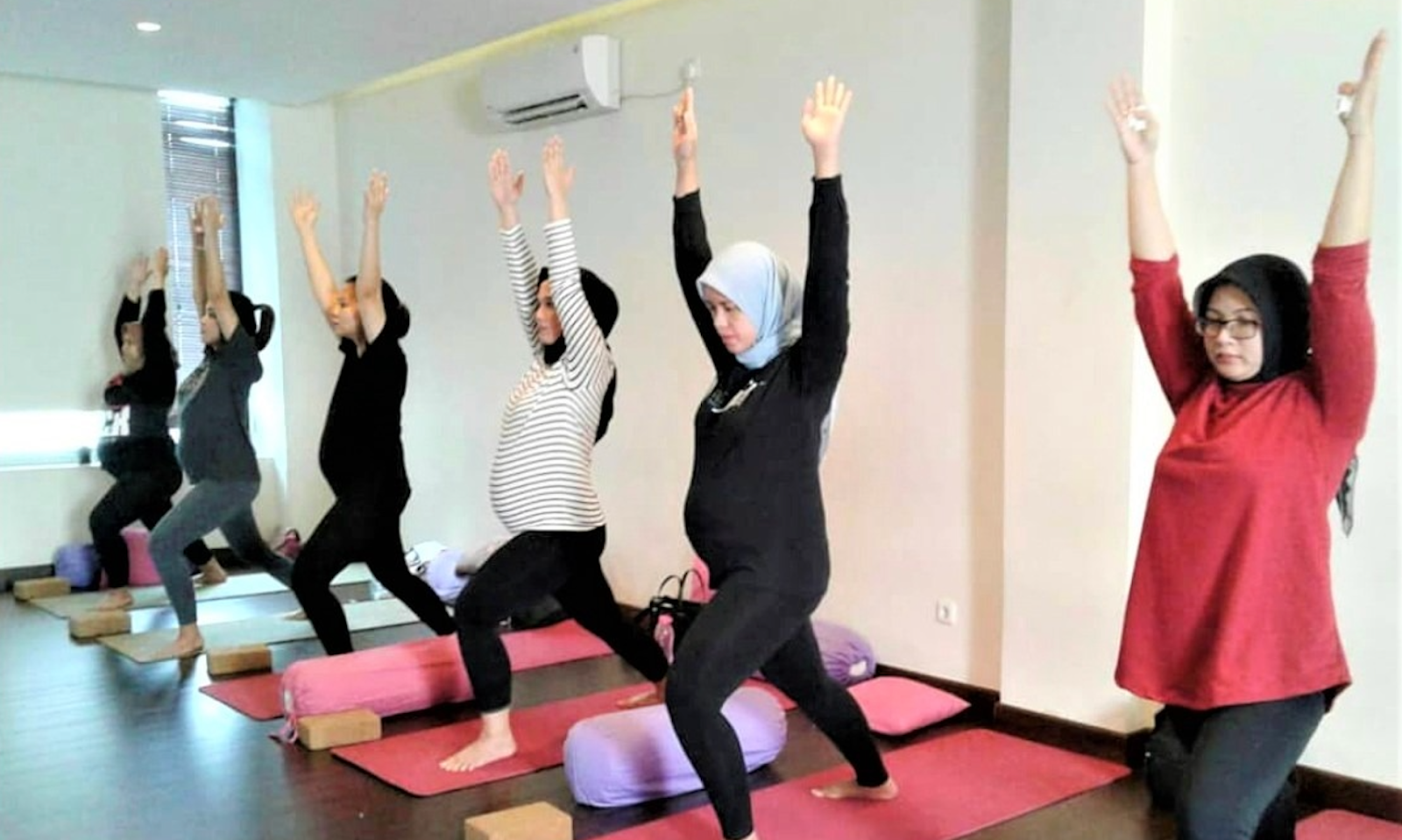 Manfaat Prenatal Yoga
