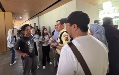 Antrean Planetarium Jakarta membludak. (Source: Kumparan)