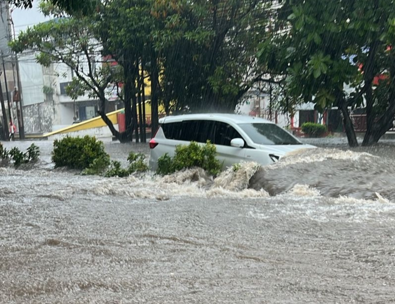 Banjir di Malang (Source: Jatim Now)