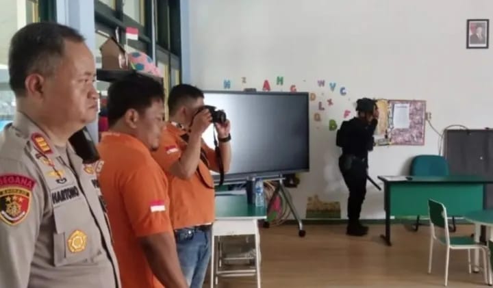 Pemilik E-mail Teror Bom 10 Sekolah di Depok Terungkap, Kekasih Diduga Terlibat Polisi Masih Dalami Pelaku Lain
