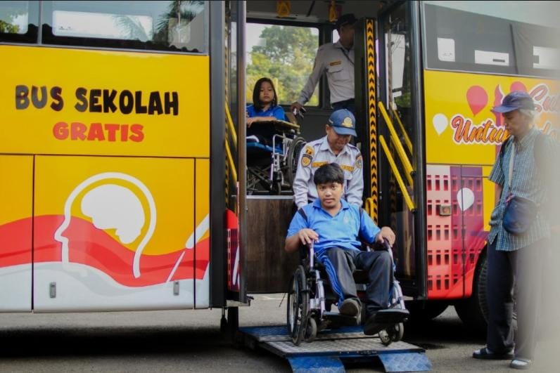 18 Bus Sekolah Ramah Disabilitas Resmi Beroperasi di Jakarta, Ini Daftar SLB Penerima