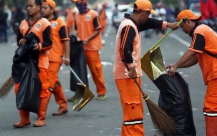 DLH Jakarta Kerahkan 3.395 Petugas Kebersihan Malam Tahun Baru 2026