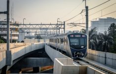 Jadwal Operasional Transportasi Umum Saat Malam Tahun Baru 2026: MRT, LRT, dan KRL