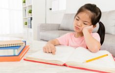 Latihan Soal LKS PJOK Kelas 2 SD Halaman 27 Lengkap Beserta Kunci Jawaban, Jelaskan Arah Pandangan Anak