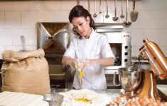 Profil Chef Karen Carlotta Juri MCI Season 13: Ahli Pastry, Queen of Dessert Indonesia