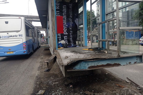 Halte Mambo di Tanjung Priok Ditabrak Truk, Ini Kondisi Terbarunya