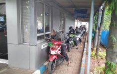 Syarat Perpanjangan STNK Tahunan Lewat Drive Thru Cuma 3 Menit, Bayar Pakai QRIS!